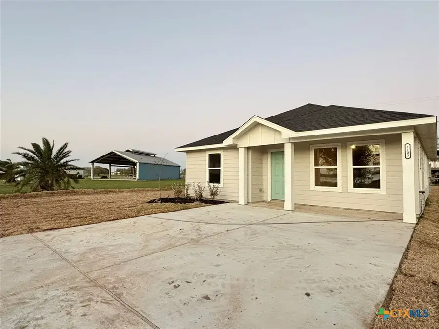 1105 W Bayshore Drive, Palacios, TX 77465 - #2