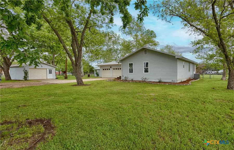 1001 Us Highway 77 N, Hallettsville, TX 77964 - #2