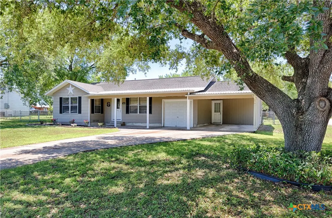 207 River Street, Hallettsville, TX 77964 - #1