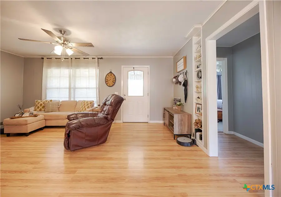 207 River Street, Hallettsville, TX 77964 - #3