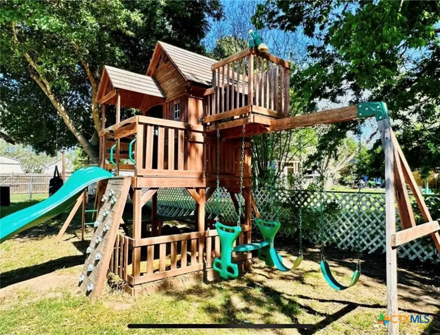 101 Byrne Street, Smithville, TX 78957 - #2