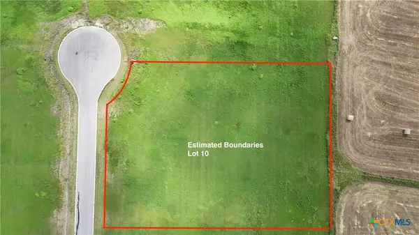 114 Pr 711, Lott, TX 76632