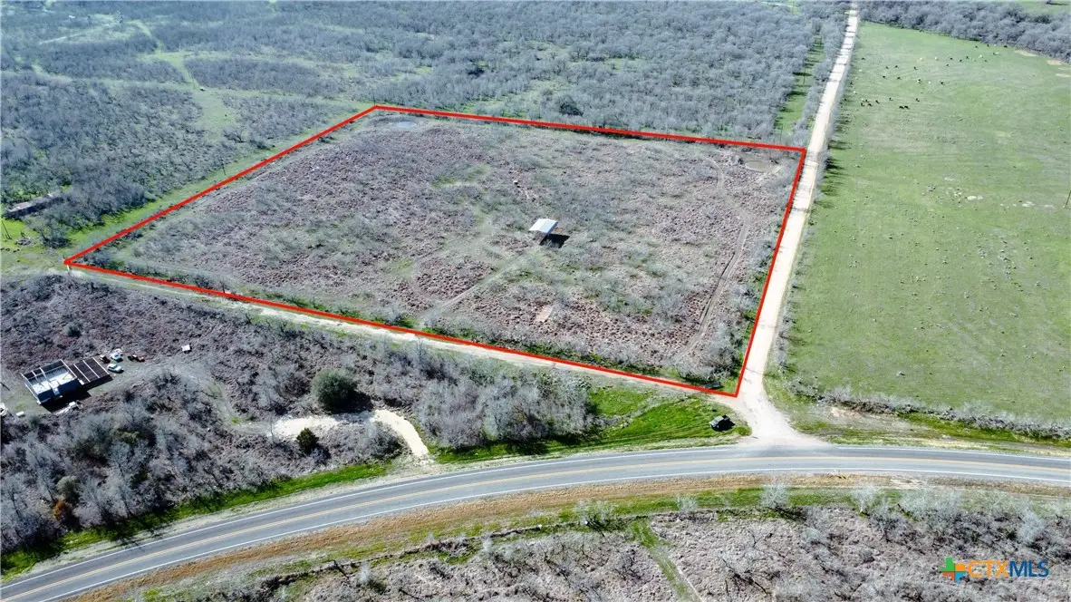 000 County Rd 407, Waelder, TX 78959 - Image #1