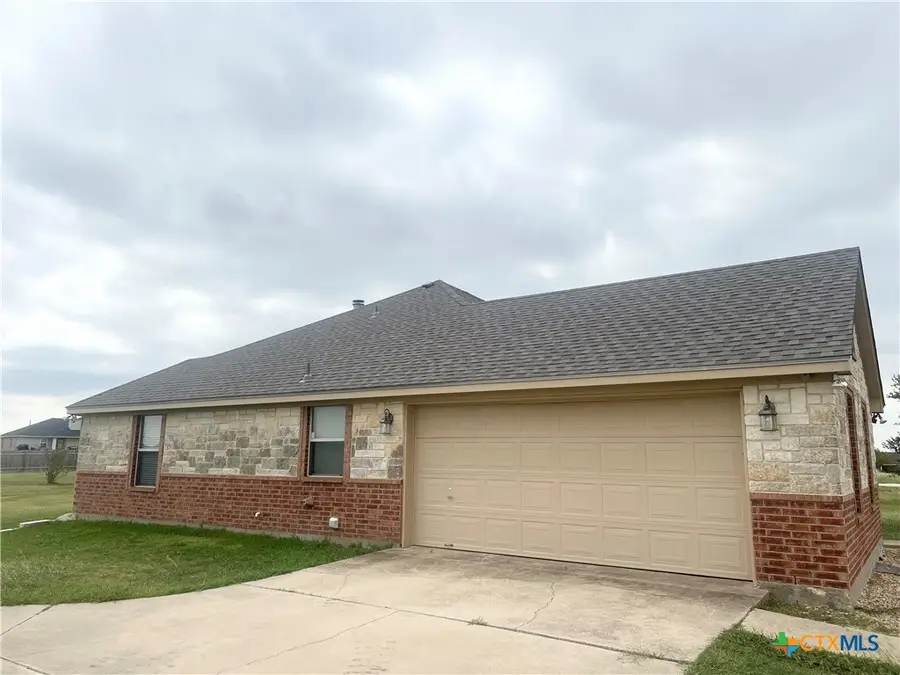 8407 Shaw Road, Rogers, TX 76569 - Image #2