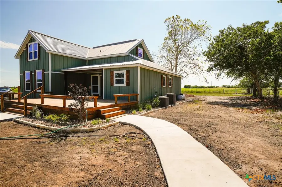 5688 Falke-heinrich Road, Schulenburg, TX 78956 - #2