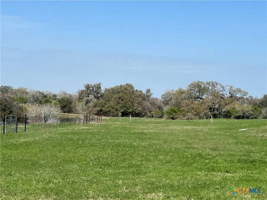 847 Hefner Lane, Cuero, TX 77954 - Image #2