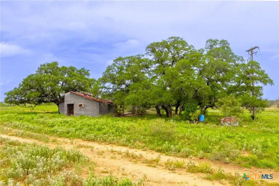 430 Watts Road, Kingsbury, TX 78638 - Image #3