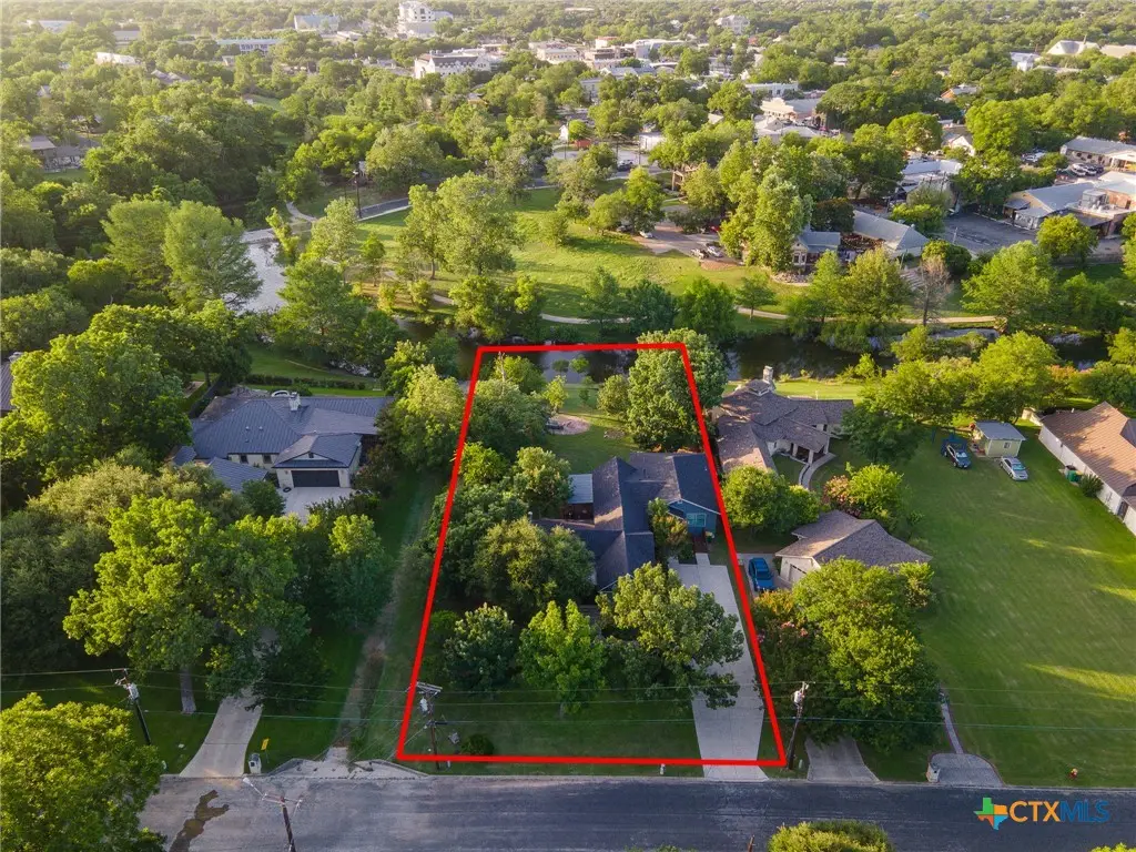 136 W Evergreen Street, Boerne, TX 78006 - Image #1