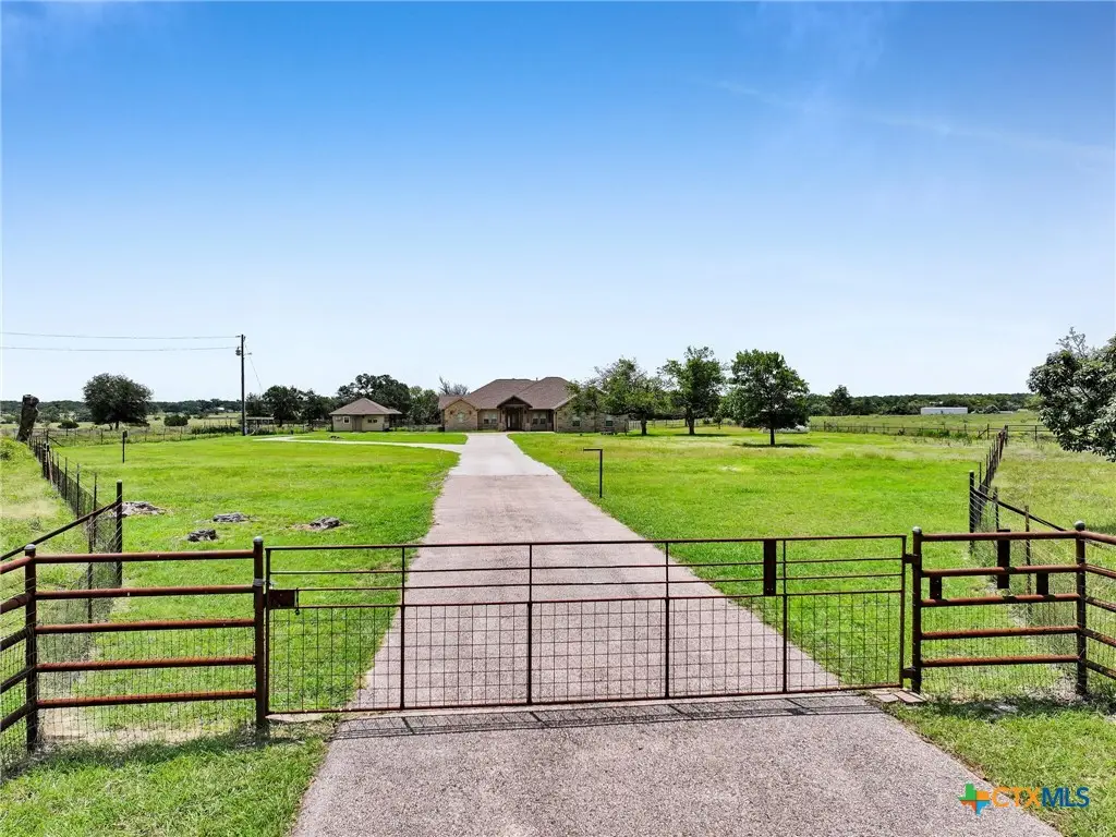 301 County Road 253, Bertram, TX 78605 - #1