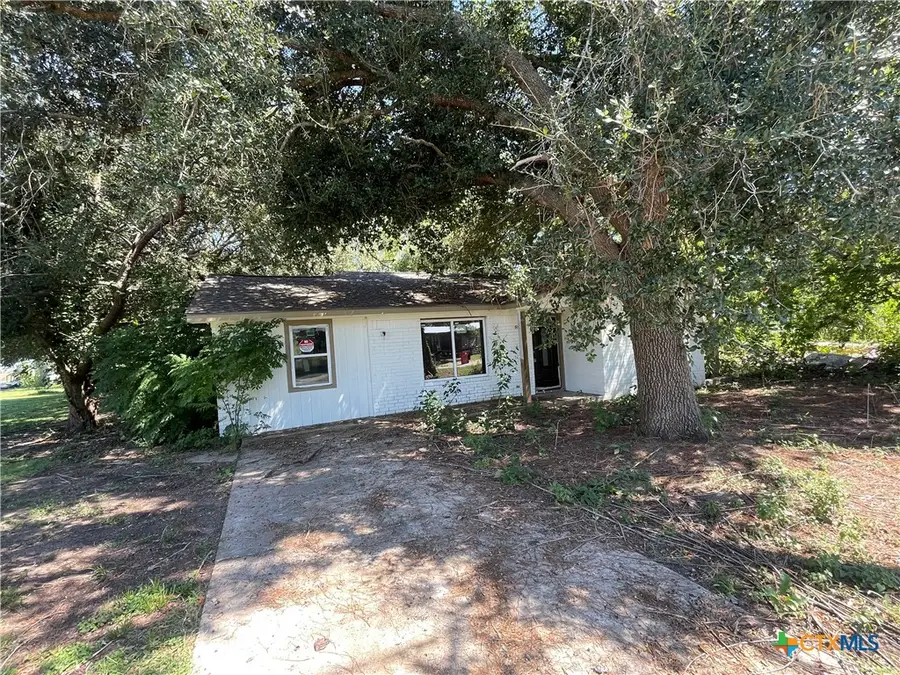 462 Avenue B, Markham, TX 77456 - Image #2