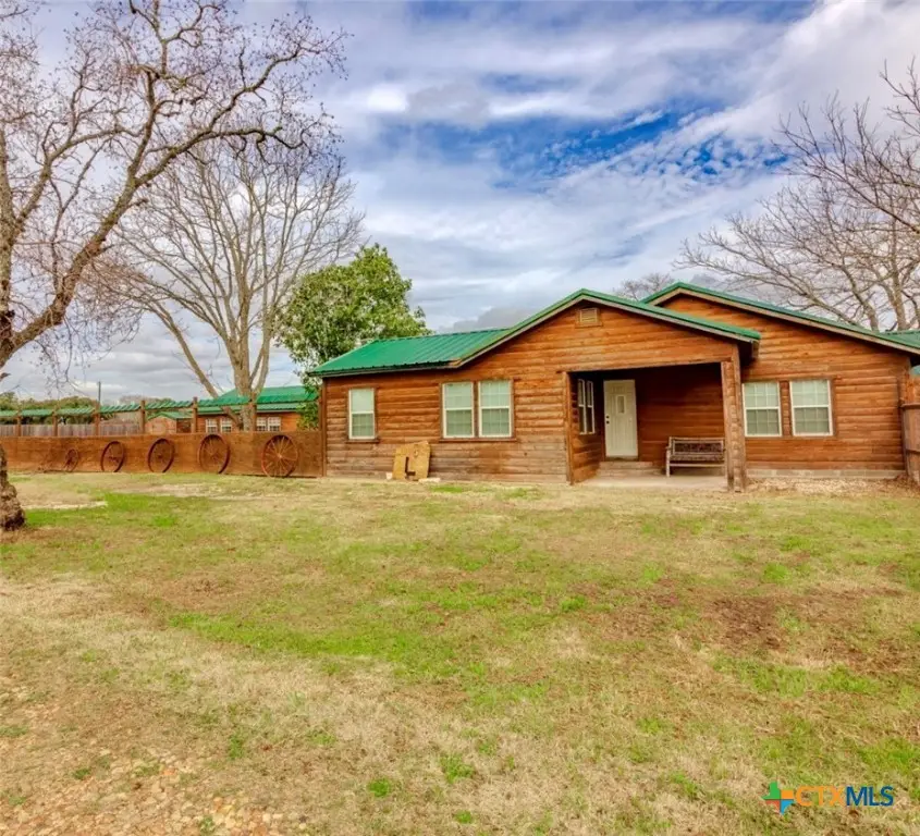 231 N State Highway 95, Yoakum, TX 77995 - Image #1