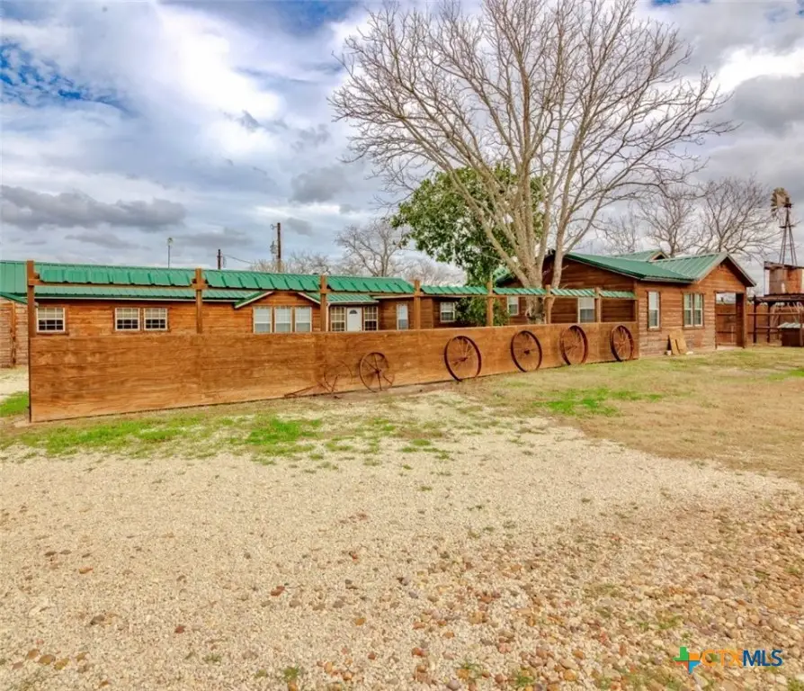 231 N State Highway 95, Yoakum, TX 77995 - Image #2