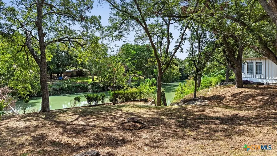 949 Burges Street, Seguin, TX 78155 - Image #2