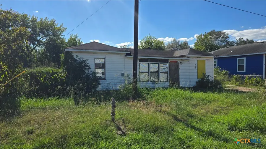 194 S Herbert Street, Bloomington, TX 77951 - Image #2