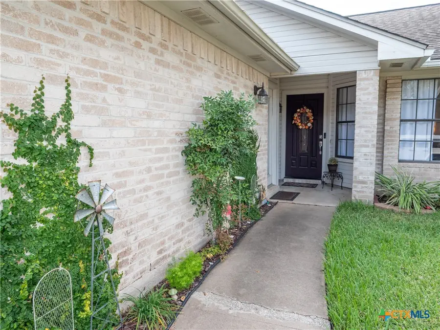 422 Kingwood, Victoria, TX 77901 - Image #2