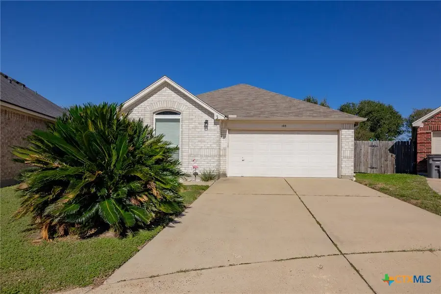 108 Providence Court, Victoria, TX 77904 - Image #2