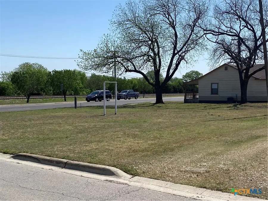 404 E Avenue D, Copperas Cove, TX 76522 - Image #2