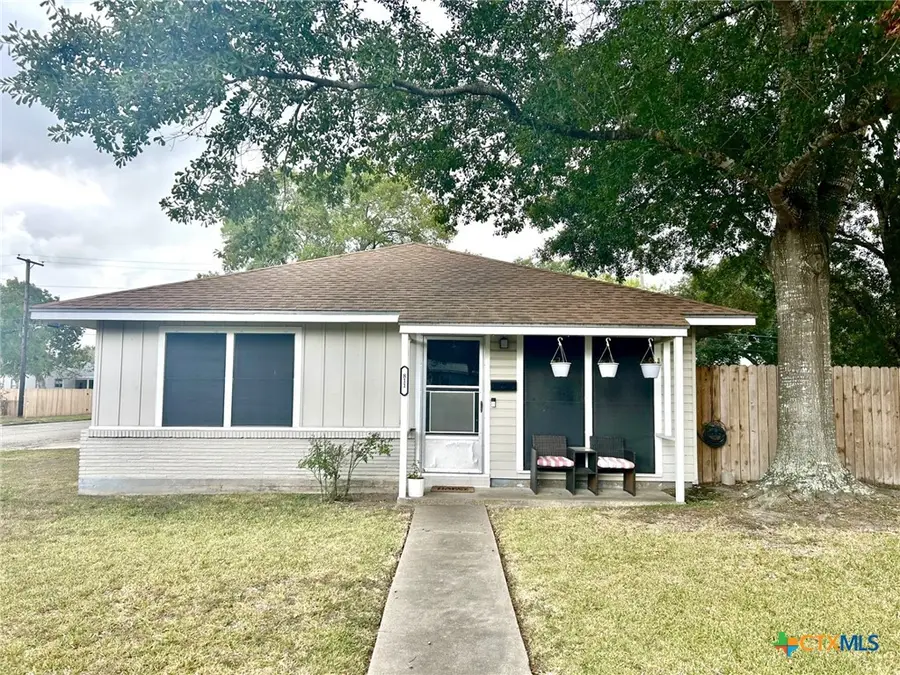 811 E Rosebud Avenue, Victoria, TX 77901 - Image #2