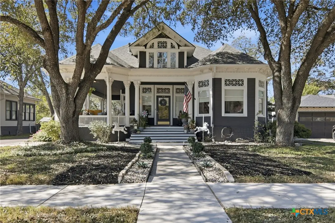 426 N Milam Street, Seguin, TX 78155 - Image #1