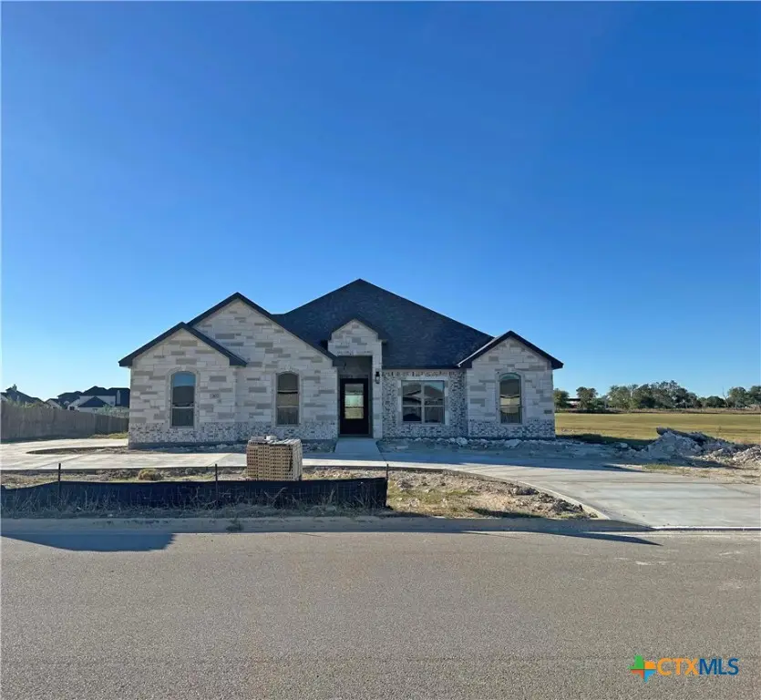 302 Lee Mays Boulevard, Troy, TX 76579 - Image #1