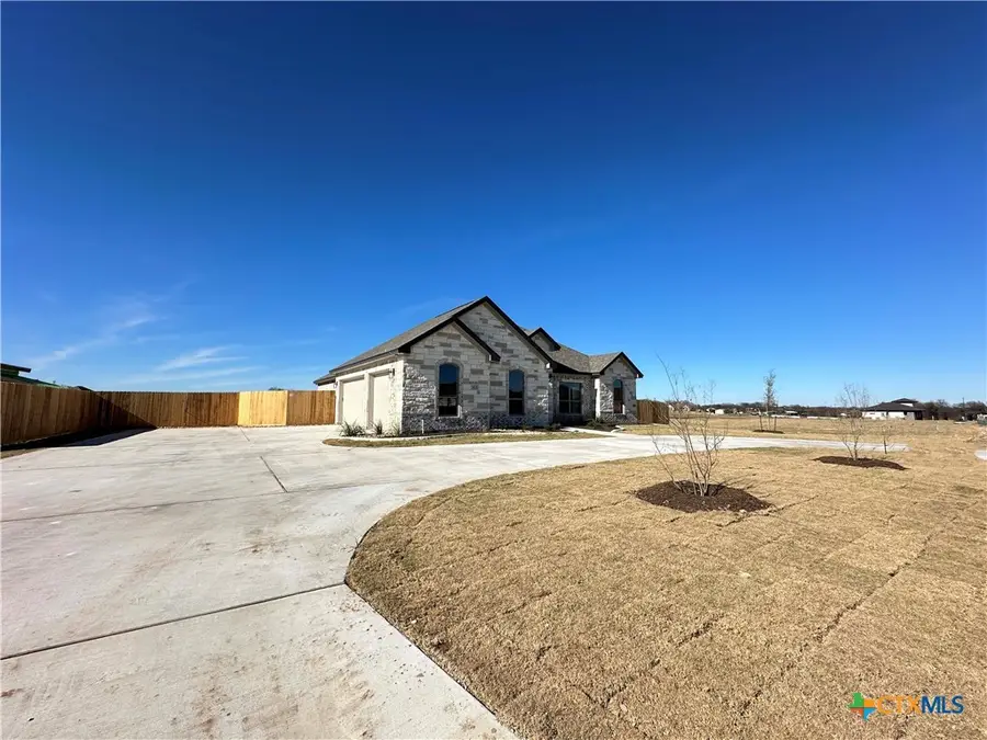 302 Lee Mays Boulevard, Troy, TX 76579 - Image #2