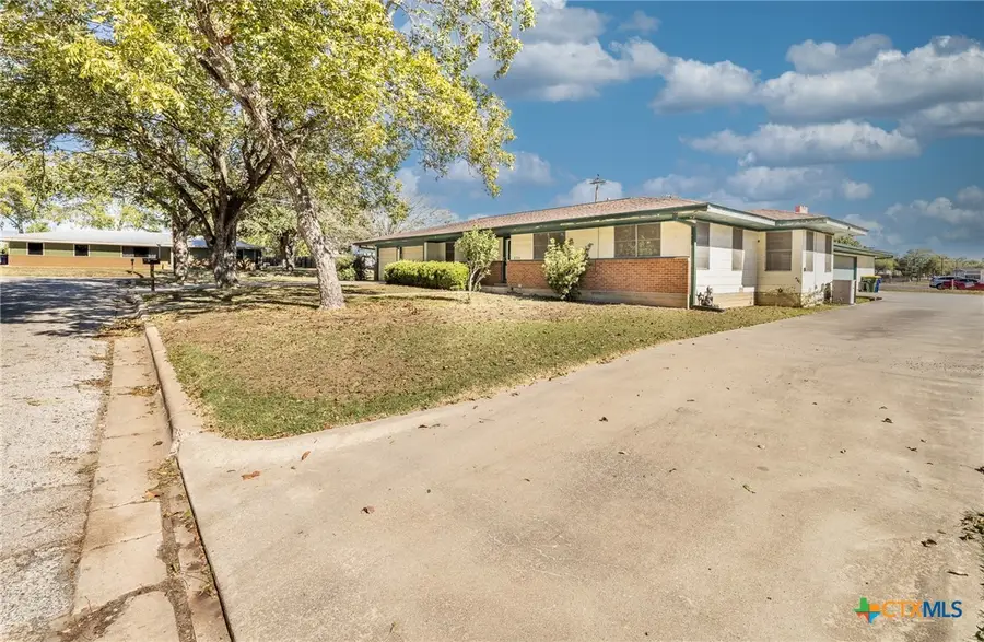 1724 Hickston Street, Gonzales, TX 78629 - Image #3