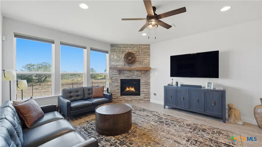 820 Silverberry Drive, New Braunfels, TX 78132 - Image #3