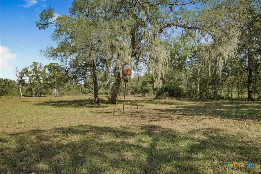 1733 County Road 284, Edna, TX 77957 - Image #2