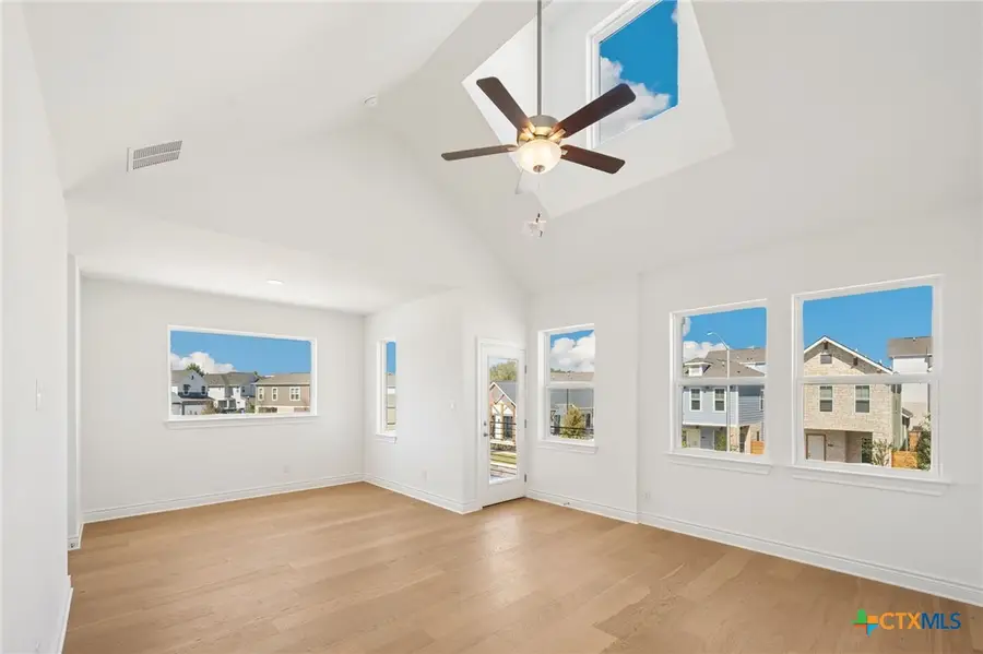 895 N Academy Avenue, New Braunfels, TX 78130 - Image #3