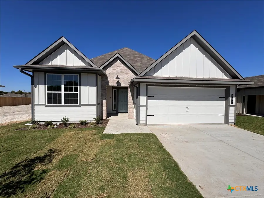 310 University Avenue, Troy, TX 76579 - Image #2