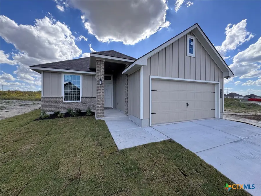 409 University Avenue, Troy, TX 76579 - Image #2