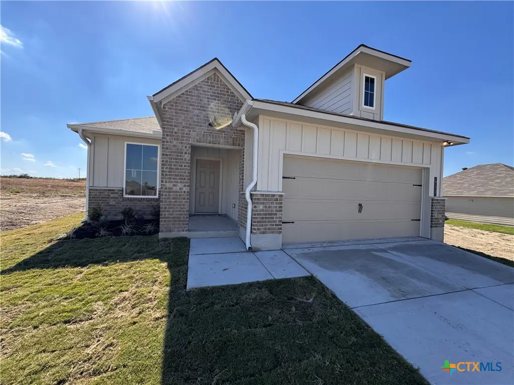 417 University Avenue, Troy, TX 76579 - Image #1