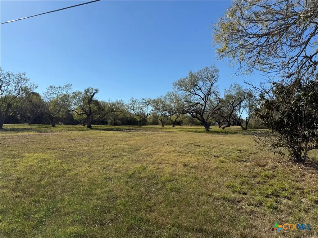150 Tomahawk Trail, Seguin, TX 78155 - Image #1