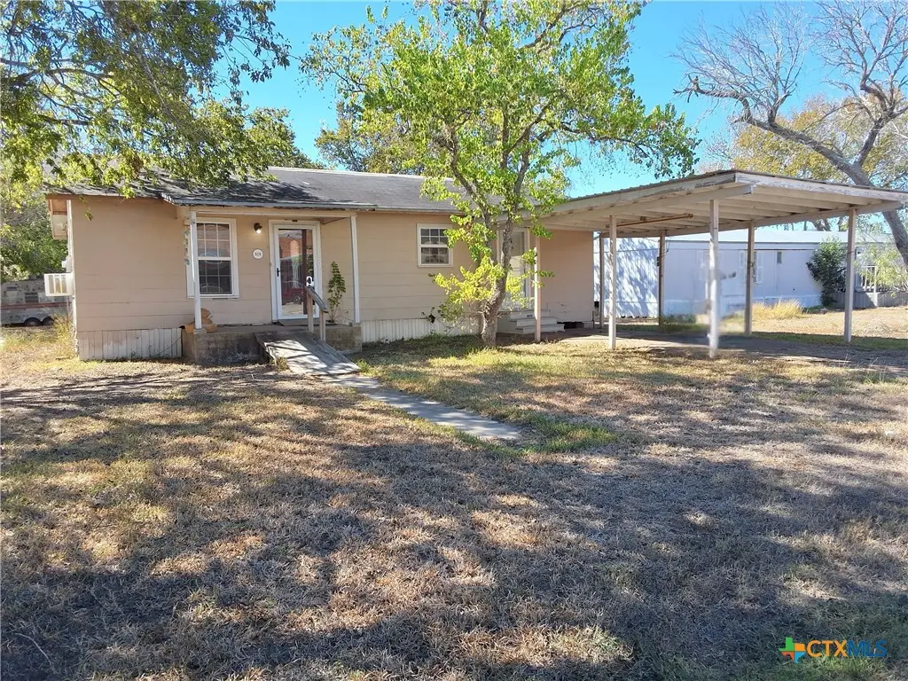 609 E Sarah Street, Cuero, TX 77954 - Image #1