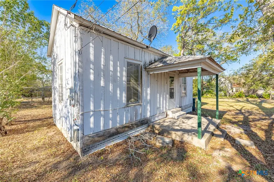 312 N Avenue H, Shiner, TX 77984 - Image #3