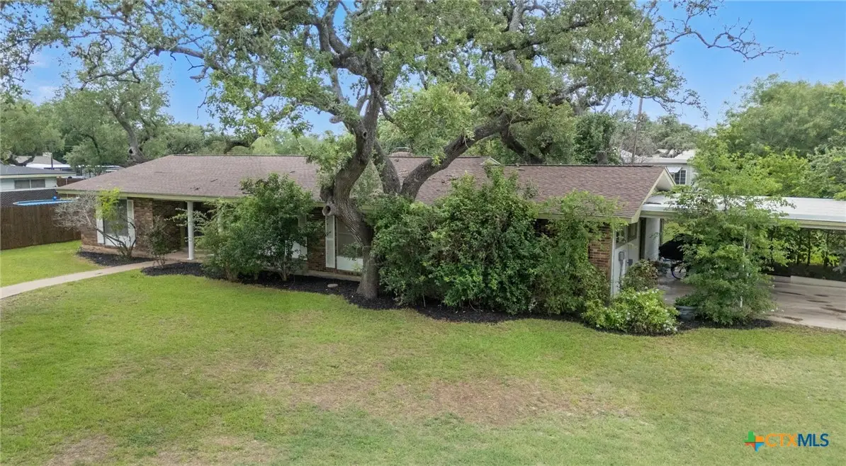 204 W Johnson, Cuero, TX 77954 - Image #1
