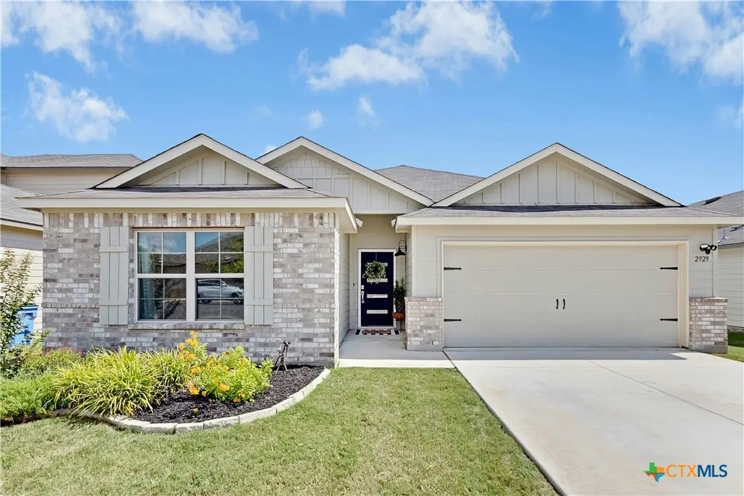 2929 Greenbriar, Seguin, TX 78155 - Image #1