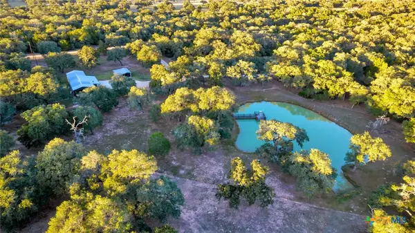 413 Private Road 1051, Hallettsville, TX 77964