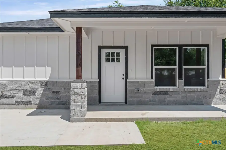 217 Spindletop Street, Gatesville, TX 76528 - Image #2