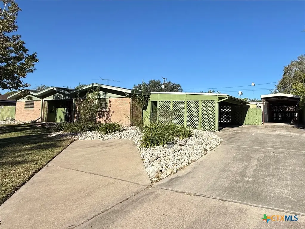 2221 Mcpherson Drive, Port Lavaca, TX 77979 - Image #1