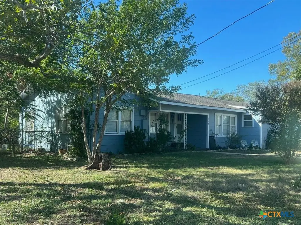 728 S Erkel Avenue, Seguin, TX 78155 - Image #1