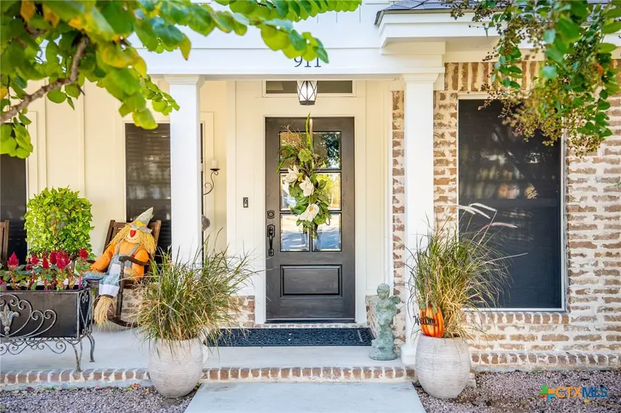 911 Hudson Lane, New Braunfels, TX 78130 - Image #2