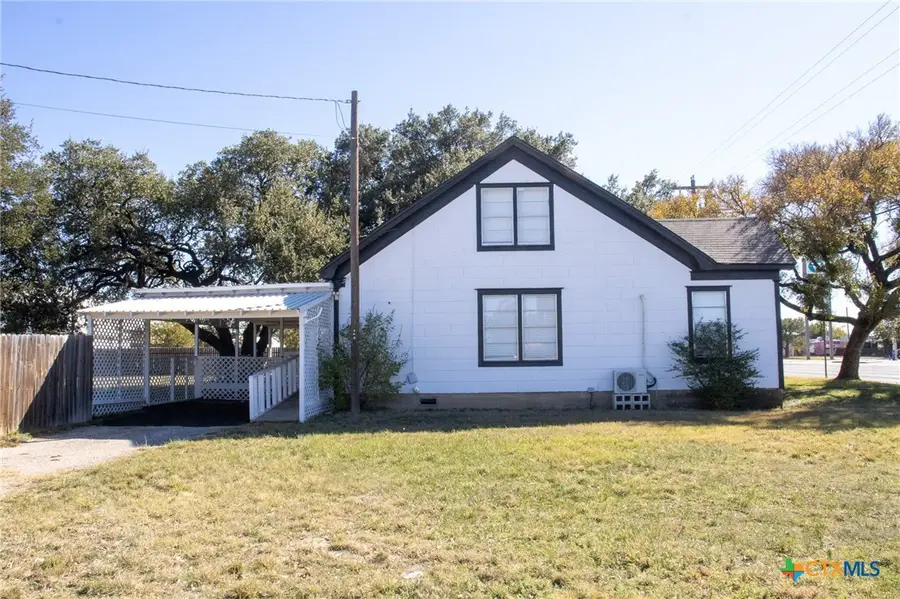 206 N 4th Street, Lometa, TX 76853 - Image #2