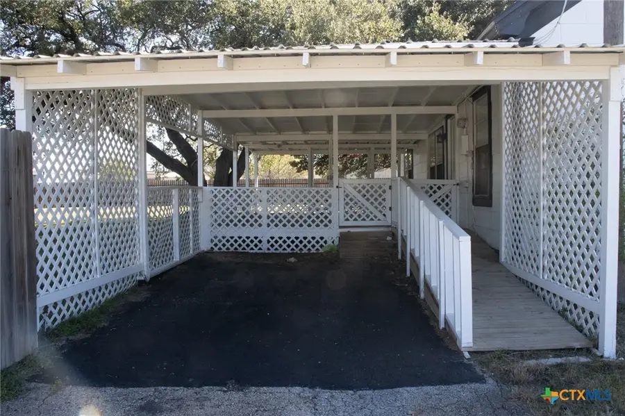 206 N 4th Street, Lometa, TX 76853 - Image #3