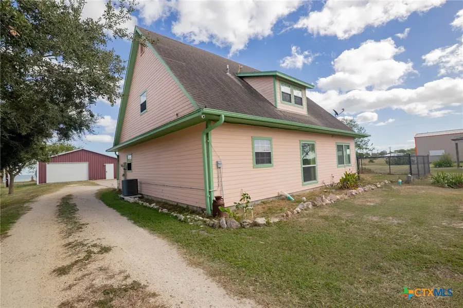 364 N Blackburn Avenue, Port Lavaca, TX 77979 - Image #2