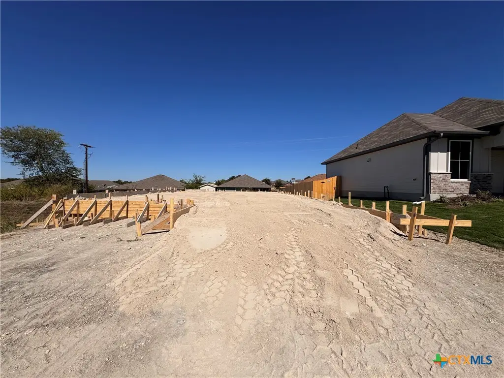 402 University Avenue, Troy, TX 76579 - Image #1