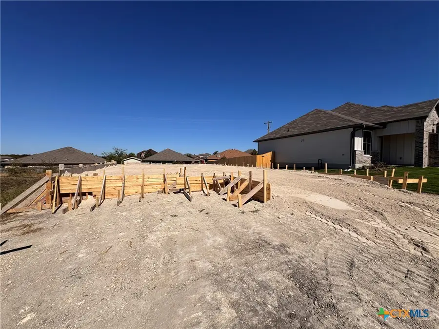 402 University Avenue, Troy, TX 76579 - Image #2