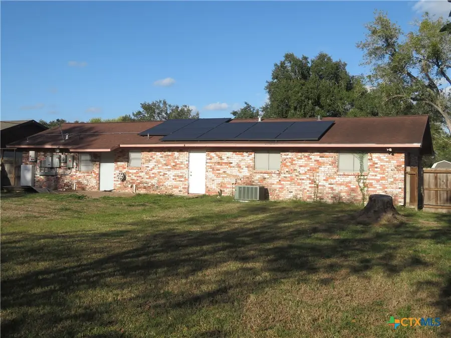 508 Wilson, Edna, TX 77957 - Image #3