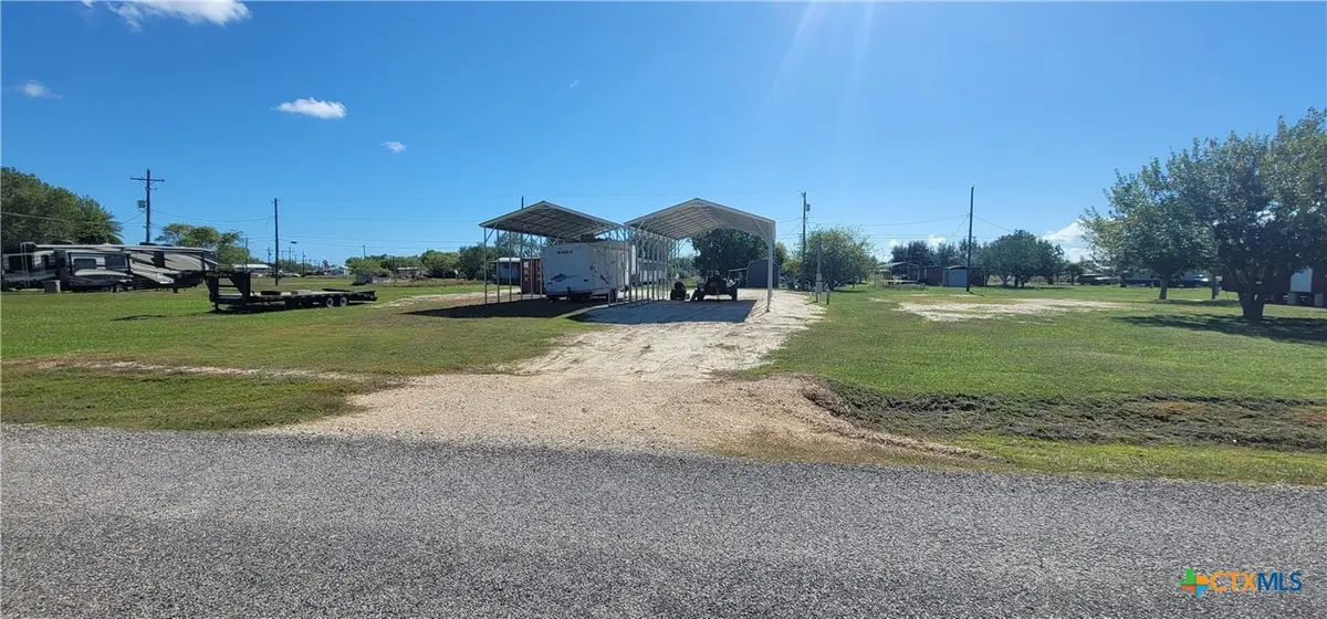 507 W Oakland Avenue, Seadrift, TX 77983 - Image #1