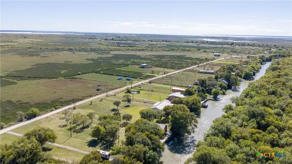 587 Guadalupe River Drive, Tivoli, TX 77990